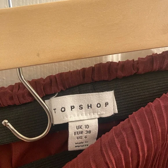 Topshop Plisse Straight Midi Skirt | Burgundy NWOT US6 UK10 - Picture 4 of 5
